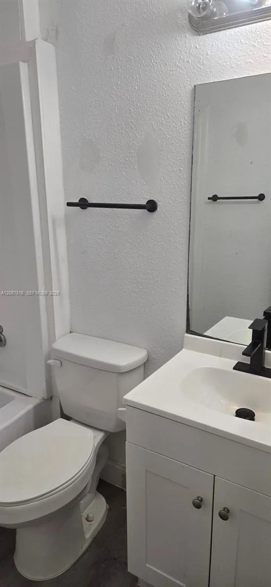 2091 NW 96th Ter #13M Pembroke Pines, FL 33024