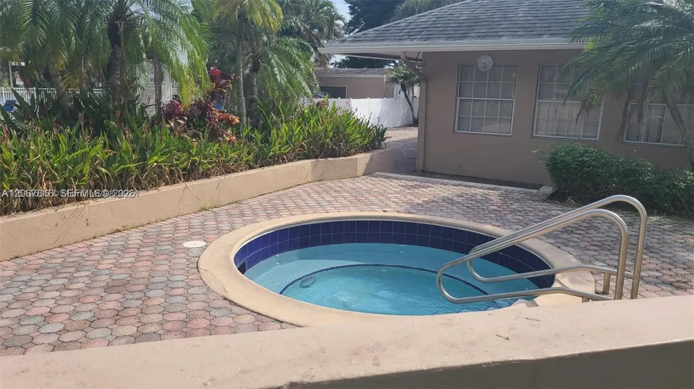 2091 NW 96th Ter #13M Pembroke Pines, FL 33024
