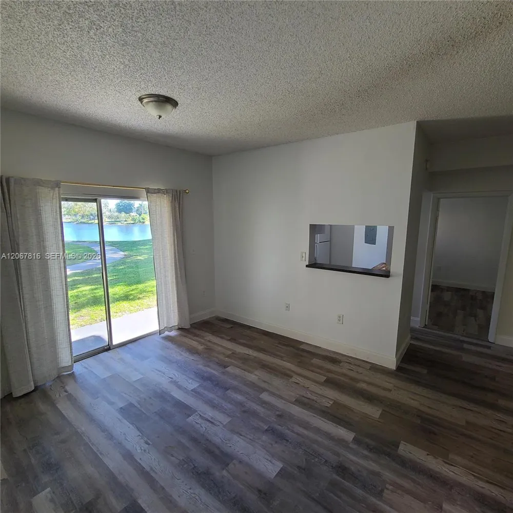 2091 NW 96th Ter #13M Pembroke Pines, FL 33024