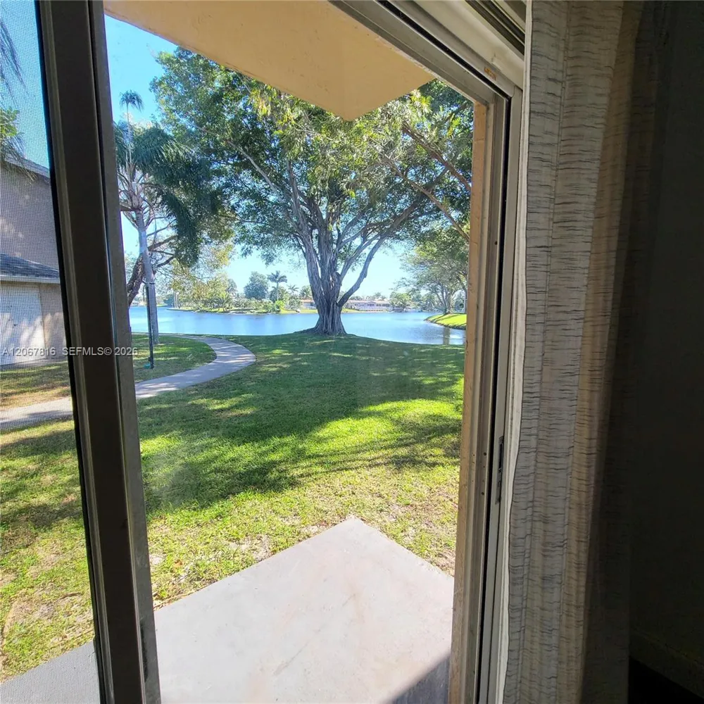 2091 NW 96th Ter #13M Pembroke Pines, FL 33024
