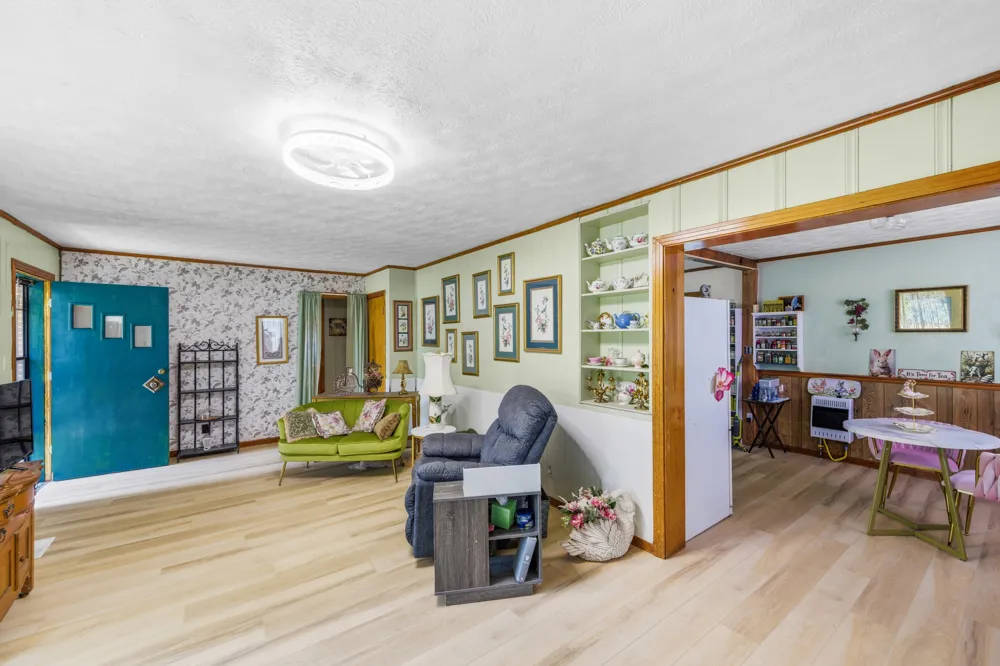 42 Depriest Bend Dr Lobelville, TN 37097