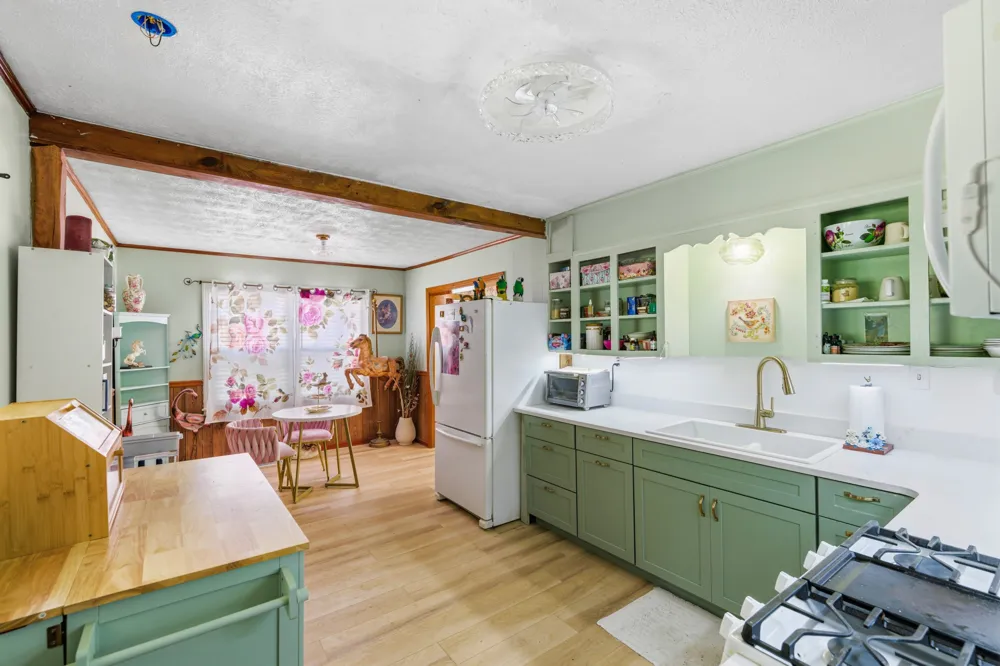 42 Depriest Bend Dr Lobelville, TN 37097