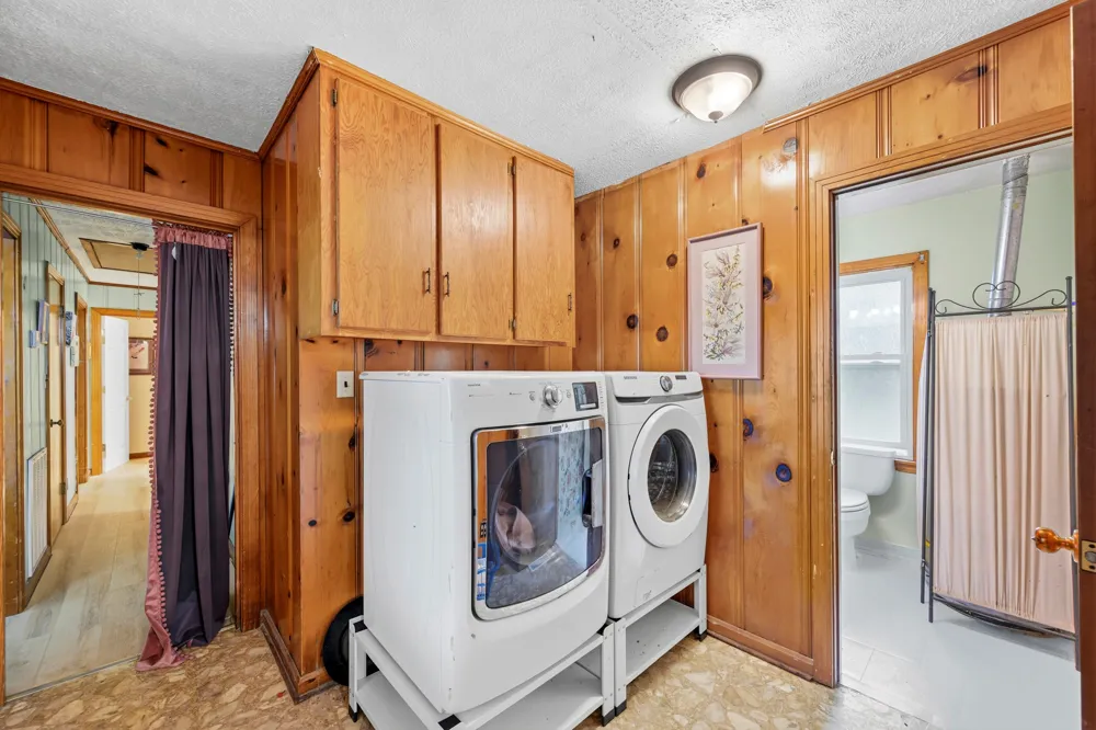 42 Depriest Bend Dr Lobelville, TN 37097