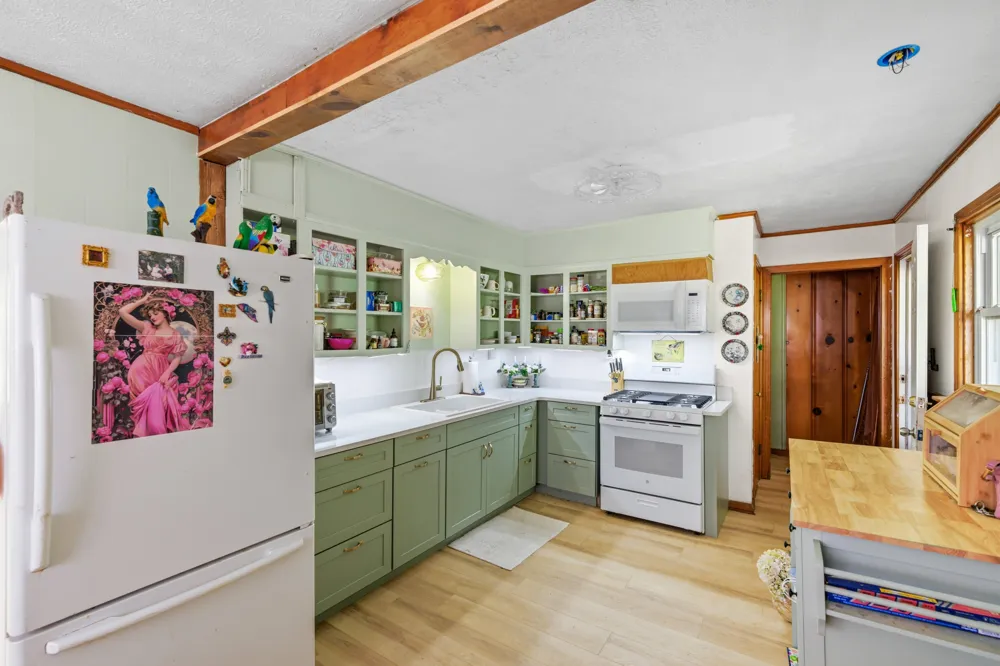 42 Depriest Bend Dr Lobelville, TN 37097
