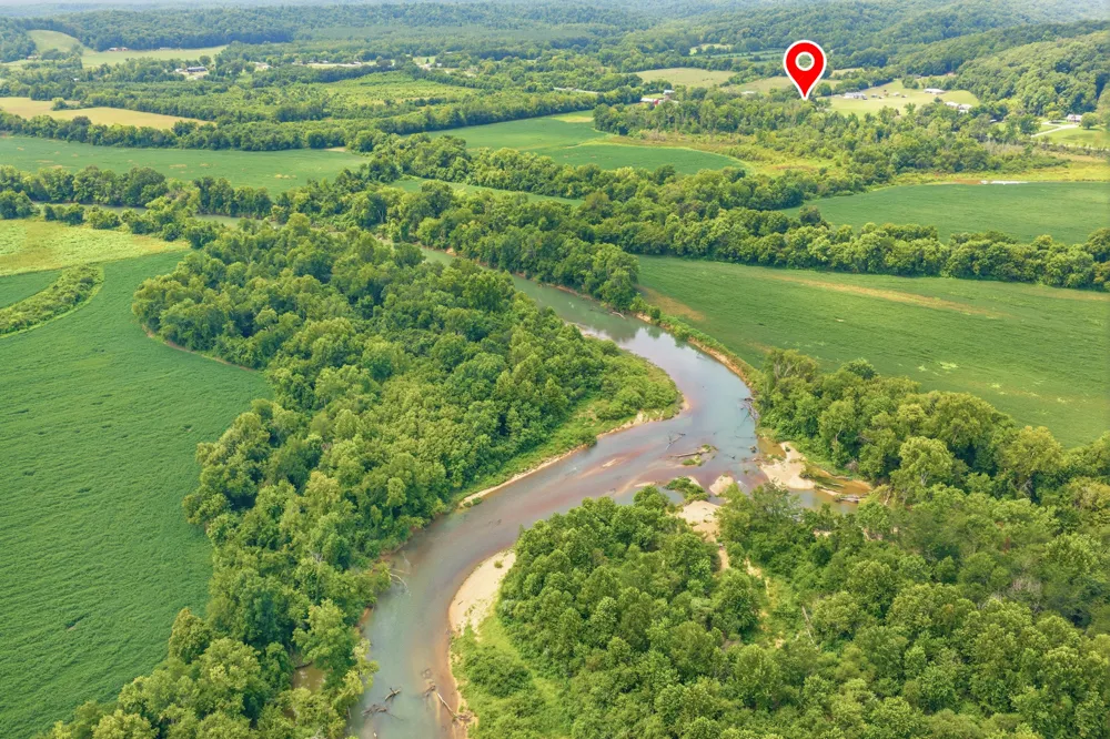 42 Depriest Bend Dr Lobelville, TN 37097