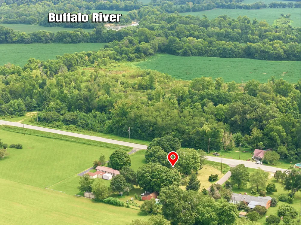42 Depriest Bend Dr Lobelville, TN 37097