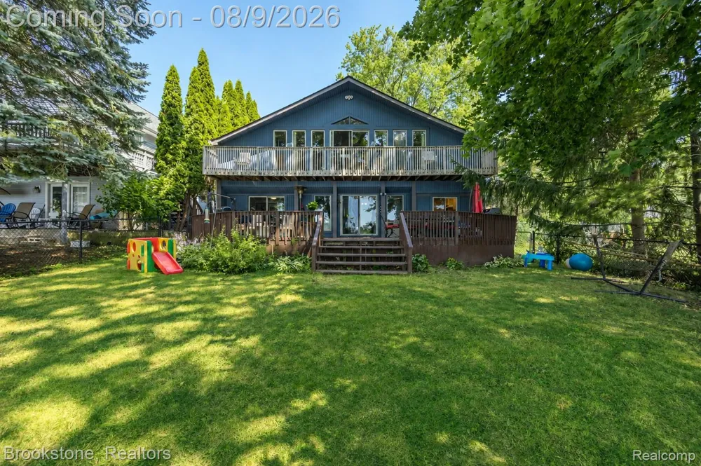 3235 McCORMICK Drive Waterford Charter Township, MI 48328