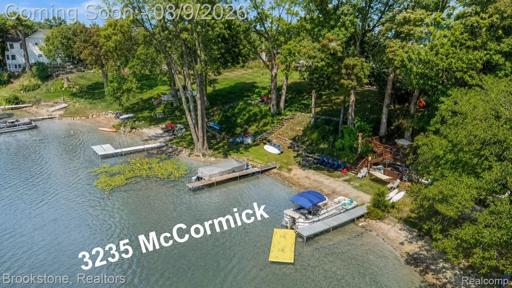 3235 McCORMICK Drive Waterford Charter Township, MI 48328