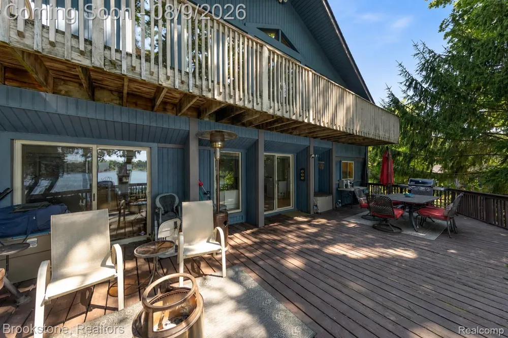 3235 McCORMICK Drive Waterford Charter Township, MI 48328