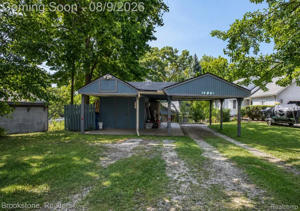 3235 McCORMICK Drive Waterford Charter Township, MI 48328
