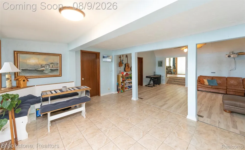 3235 McCORMICK Drive Waterford Charter Township, MI 48328