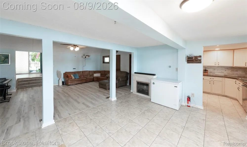 3235 McCORMICK Drive Waterford Charter Township, MI 48328