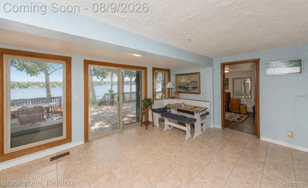 3235 McCORMICK Drive Waterford Charter Township, MI 48328