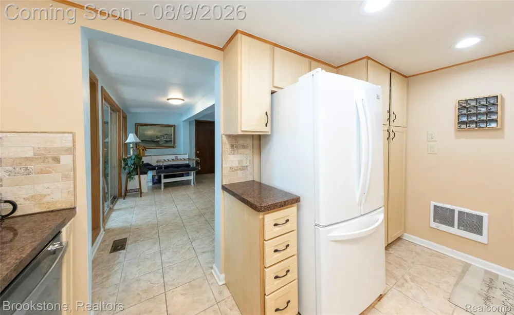 3235 McCORMICK Drive Waterford Charter Township, MI 48328