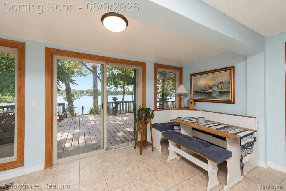 3235 McCORMICK Drive Waterford Charter Township, MI 48328