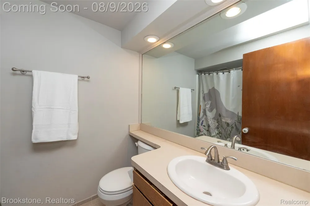 3235 McCORMICK Drive Waterford Charter Township, MI 48328