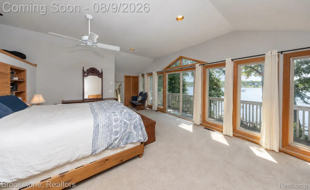 3235 McCORMICK Drive Waterford Charter Township, MI 48328