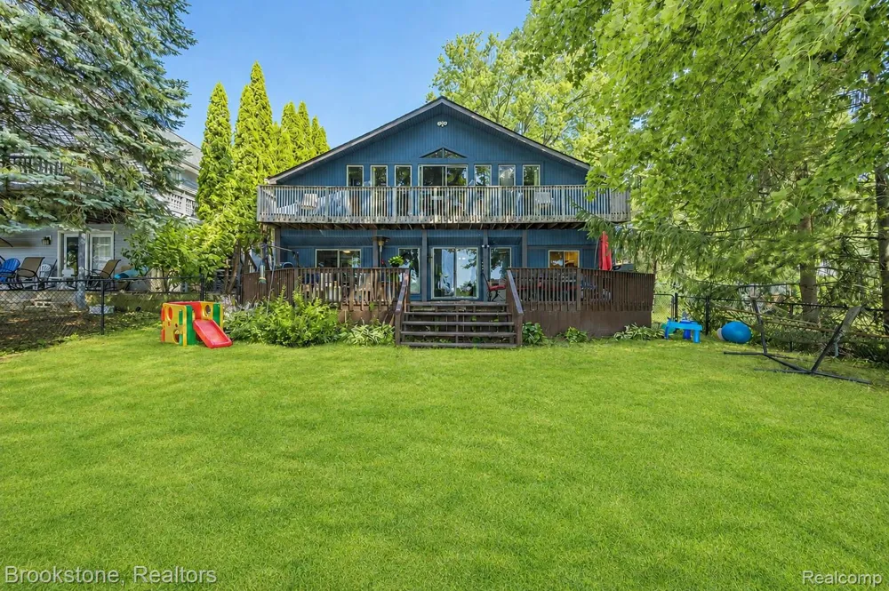 3235 McCORMICK Drive Waterford Charter Township, MI 48328