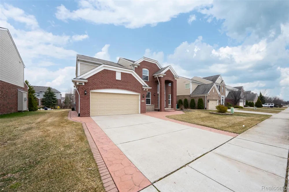 49184 Gracechurch Road Macomb Township, MI 48044