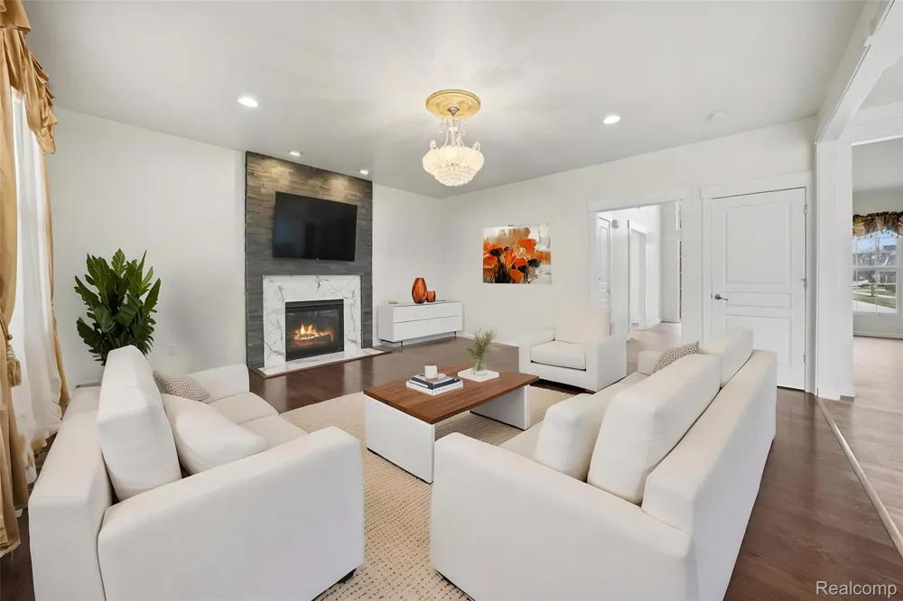 49184 Gracechurch Road Macomb Township, MI 48044