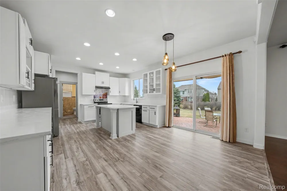 49184 Gracechurch Road Macomb Township, MI 48044