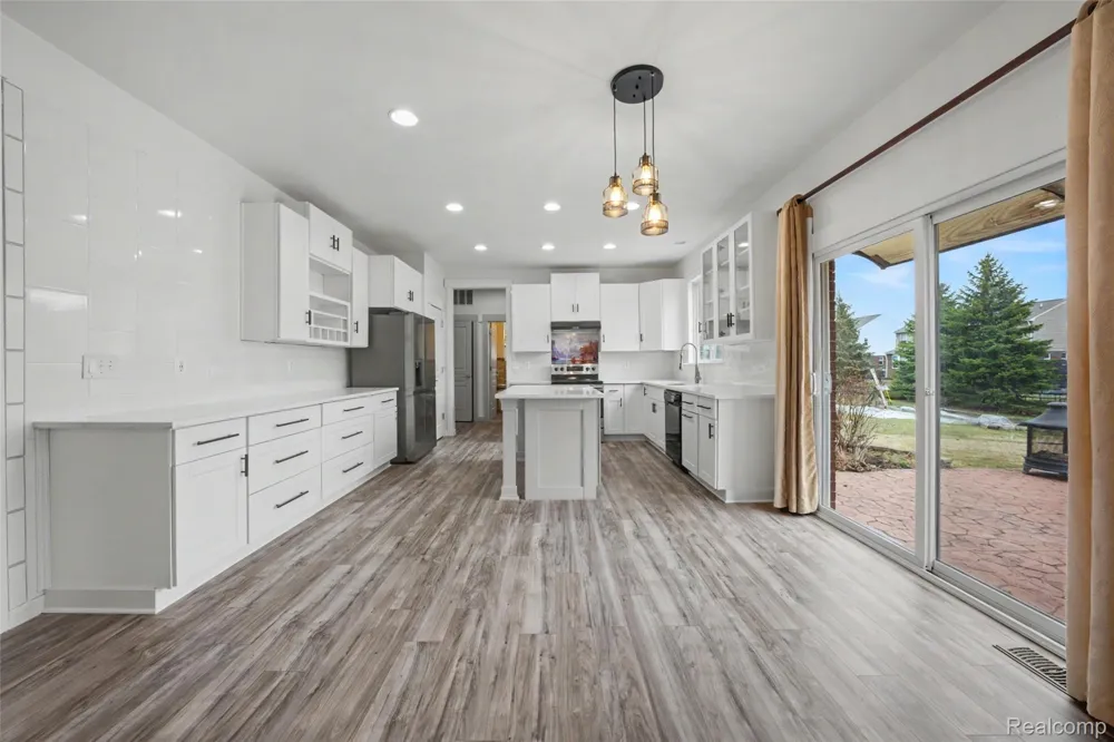 49184 Gracechurch Road Macomb Township, MI 48044