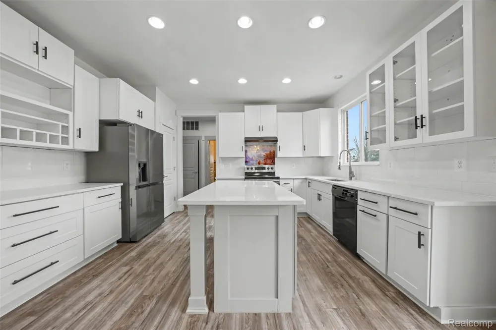 49184 Gracechurch Road Macomb Township, MI 48044
