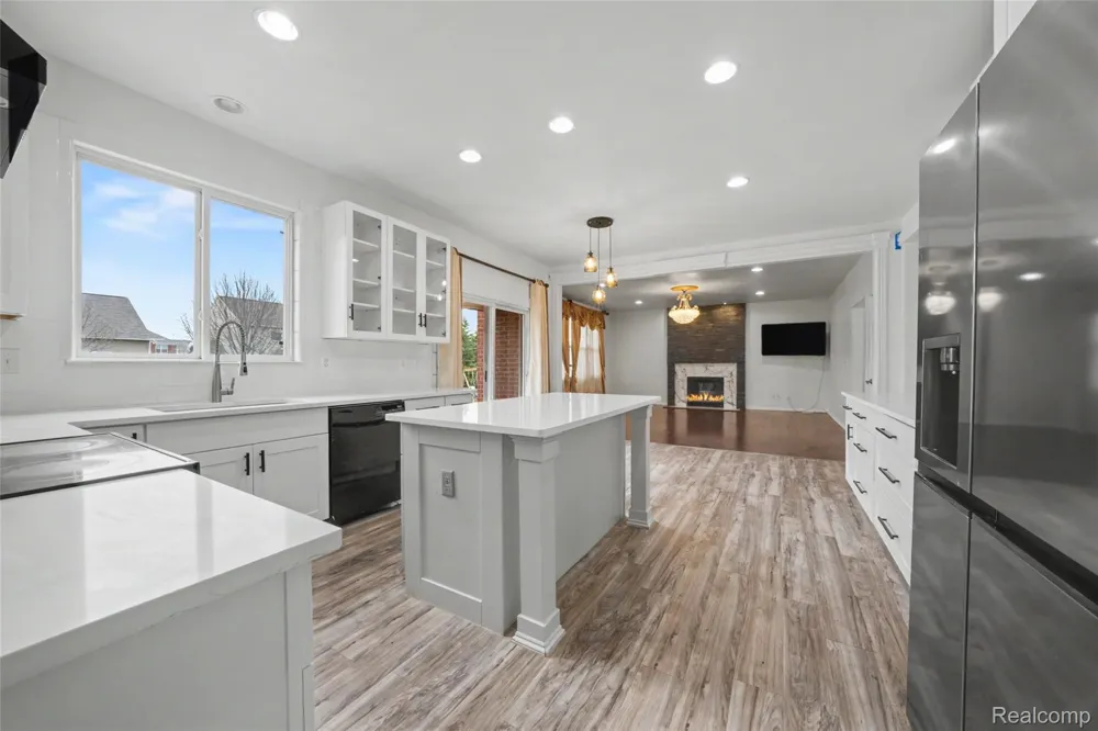 49184 Gracechurch Road Macomb Township, MI 48044