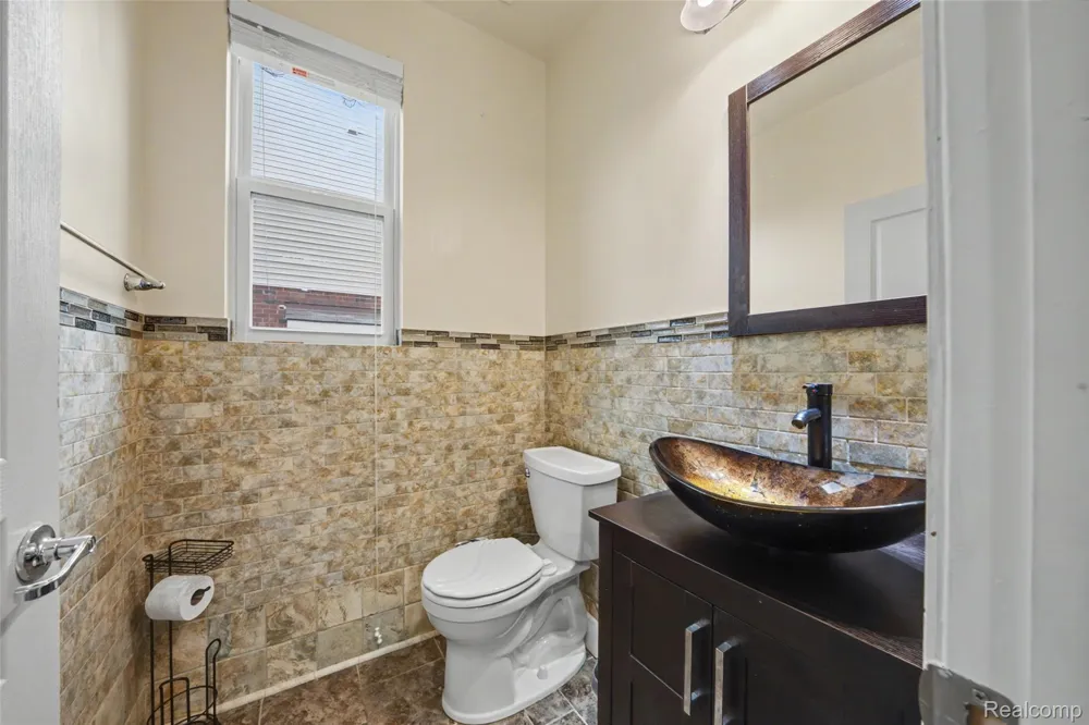 49184 Gracechurch Road Macomb Township, MI 48044