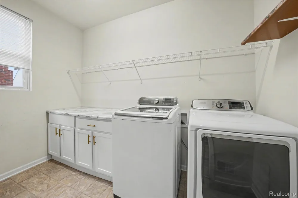 49184 Gracechurch Road Macomb Township, MI 48044