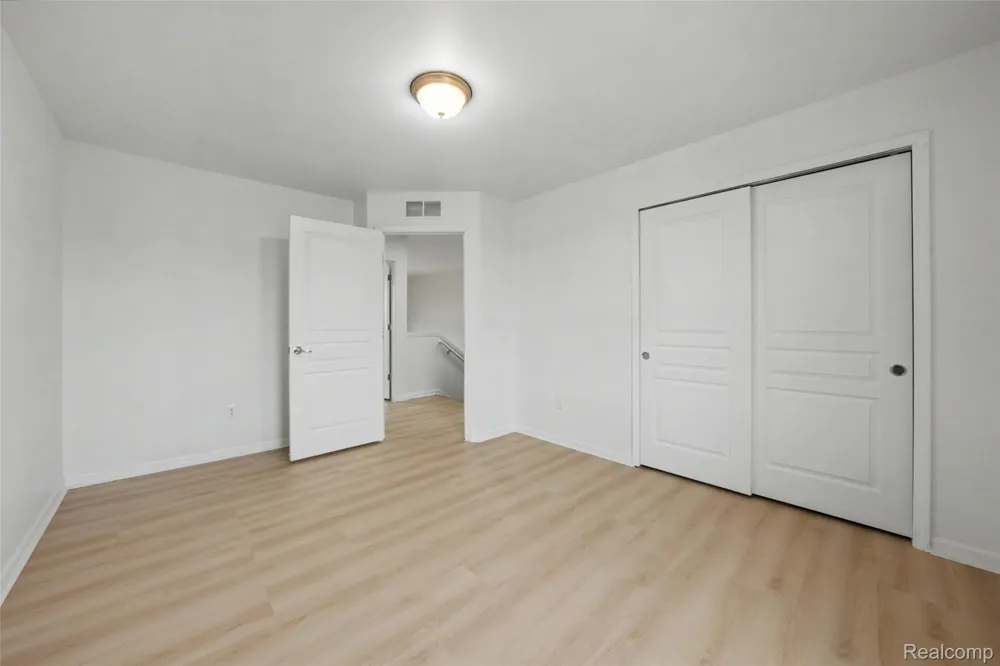 49184 Gracechurch Road Macomb Township, MI 48044
