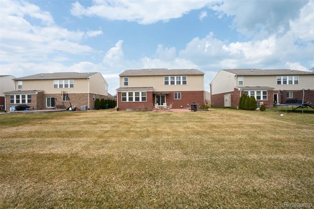 49184 Gracechurch Road Macomb Township, MI 48044