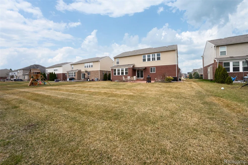 49184 Gracechurch Road Macomb Township, MI 48044
