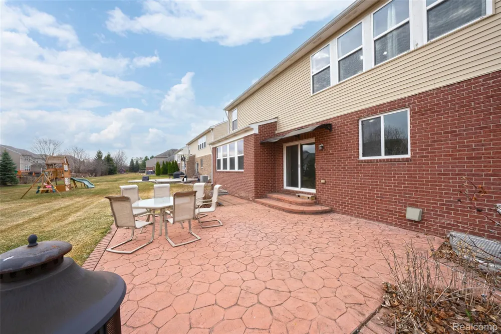 49184 Gracechurch Road Macomb Township, MI 48044