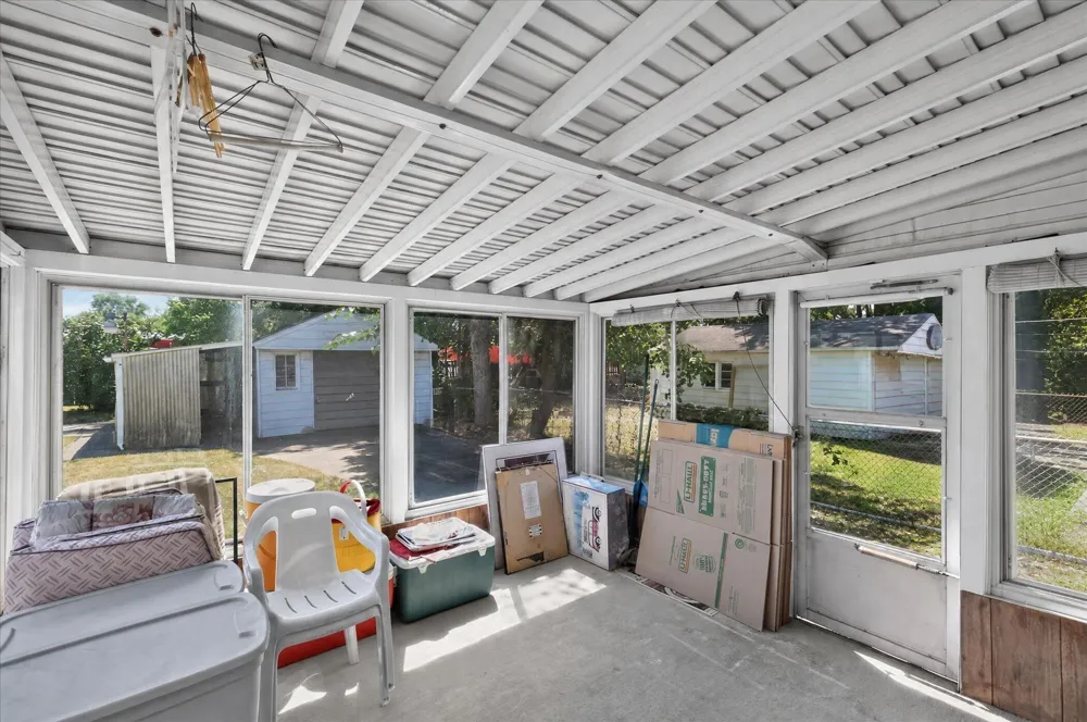 15640 Stricker Avenue Eastpointe City, MI 48021