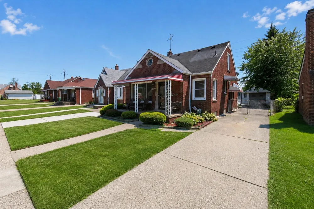 15640 Stricker Avenue Eastpointe City, MI 48021