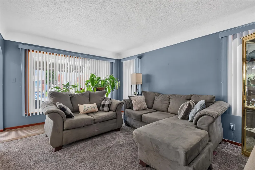 15640 Stricker Avenue Eastpointe City, MI 48021