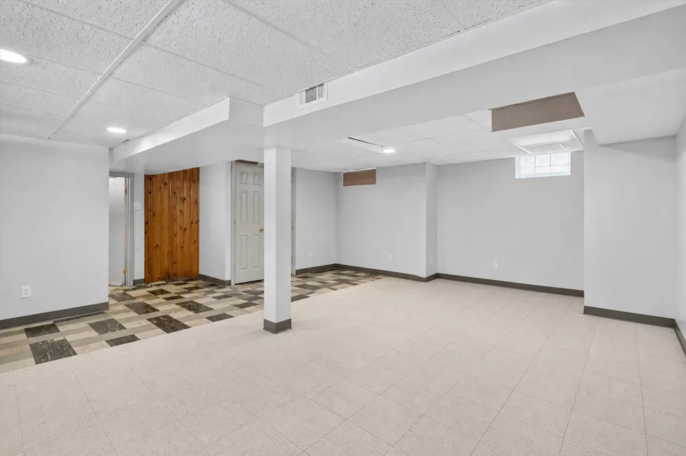 15640 Stricker Avenue Eastpointe City, MI 48021
