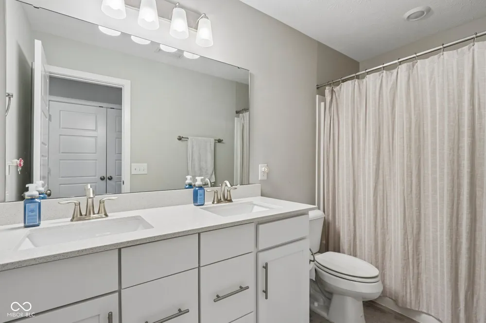 6808 Collisi Place Brownsburg, IN 46112