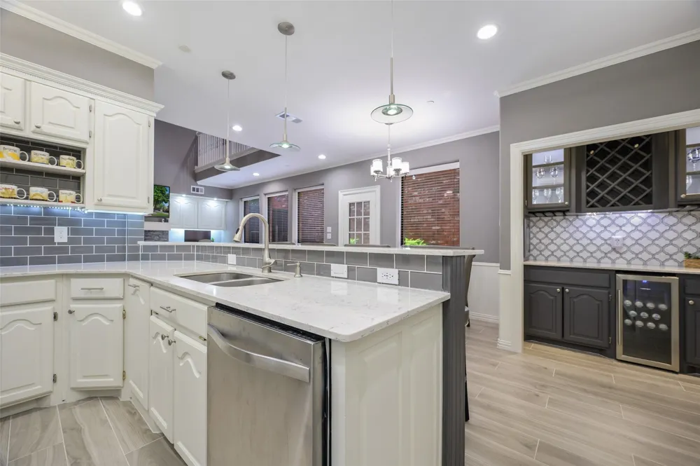 17060 Upper Bay Road Addison, TX 75001