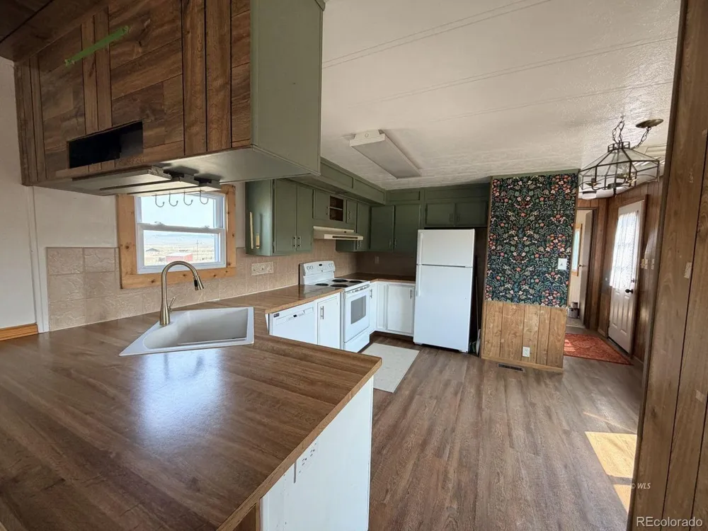 2000 County Road 241 Westcliffe, CO 81252