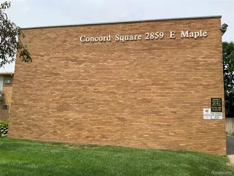 2859 E Maple Road #3