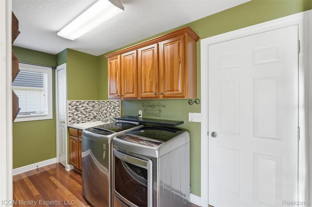 9211 Meadow Ridge Grand Blanc Charter Township, MI 48439