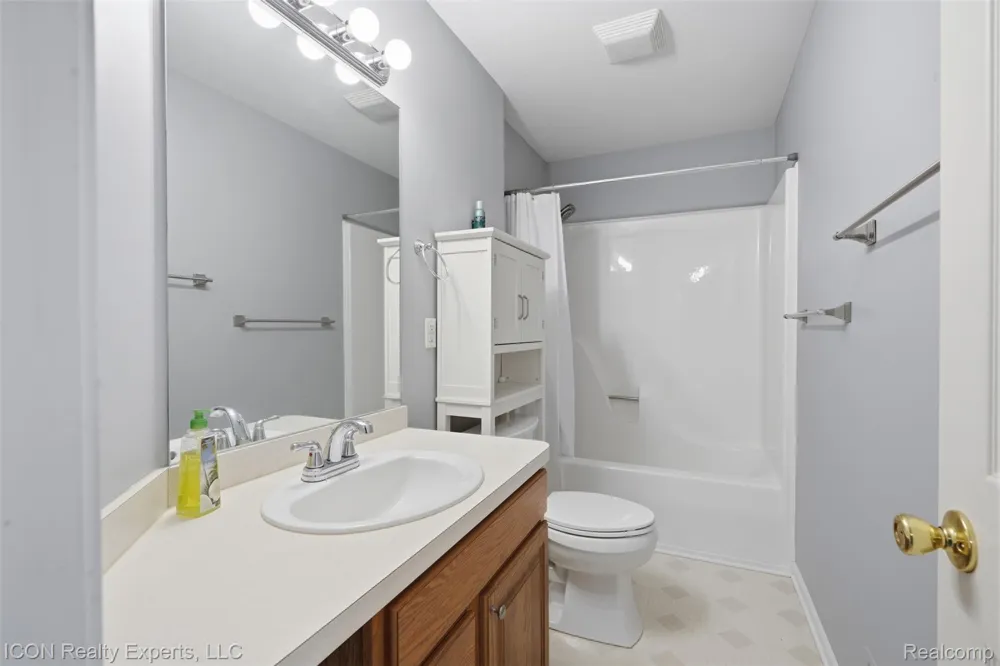 9211 Meadow Ridge Grand Blanc Charter Township, MI 48439