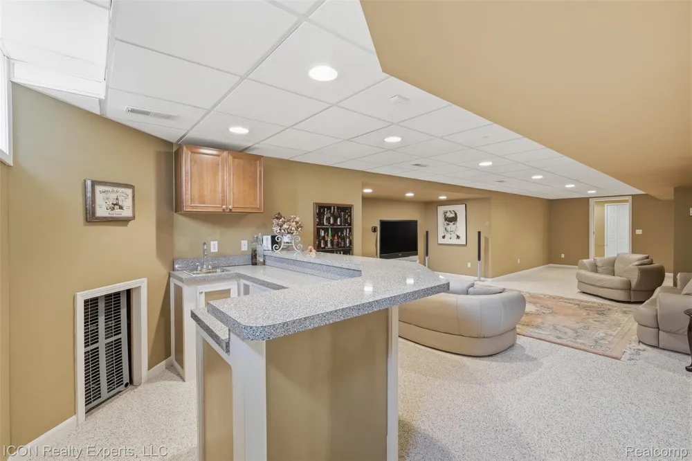9211 Meadow Ridge Grand Blanc Charter Township, MI 48439