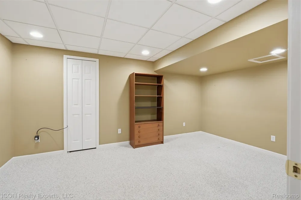 9211 Meadow Ridge Grand Blanc Charter Township, MI 48439