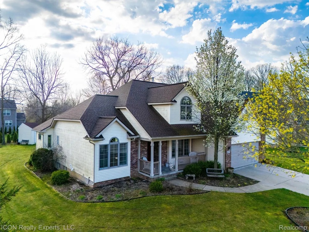 9211 Meadow Ridge Grand Blanc Charter Township, MI 48439