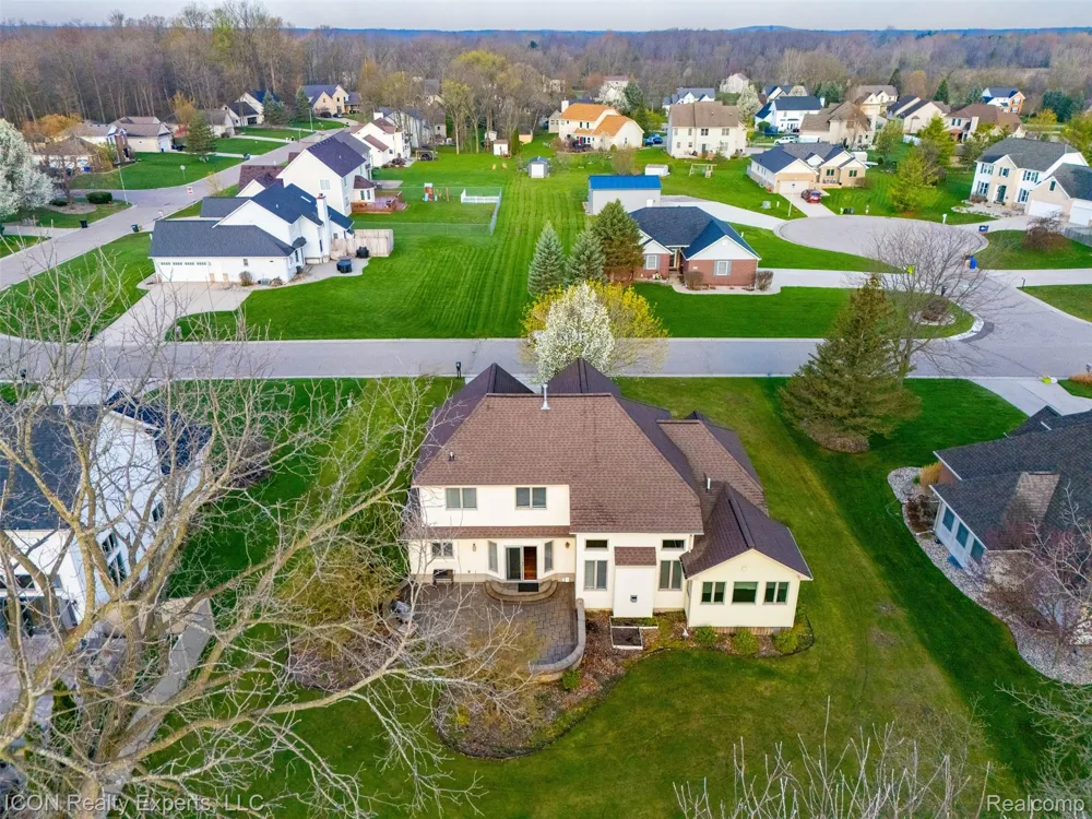 9211 Meadow Ridge Grand Blanc Charter Township, MI 48439