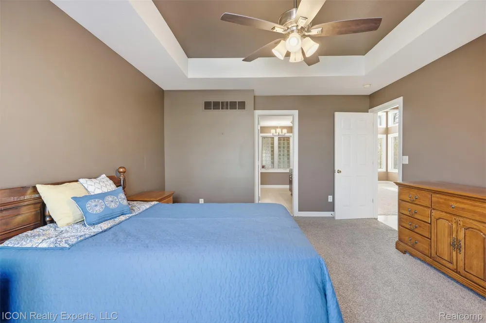 9211 Meadow Ridge Grand Blanc Charter Township, MI 48439
