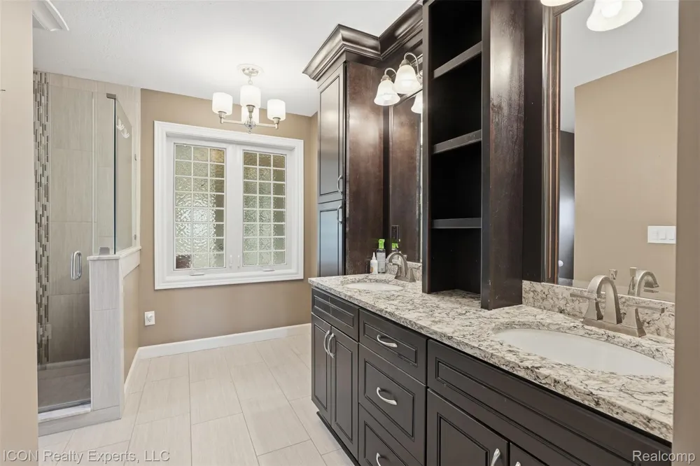 9211 Meadow Ridge Grand Blanc Charter Township, MI 48439